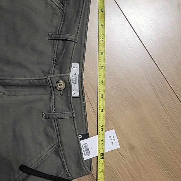 NWT Abercrombie & Fitch Green Boyfriend Short - Picture 8 of 9